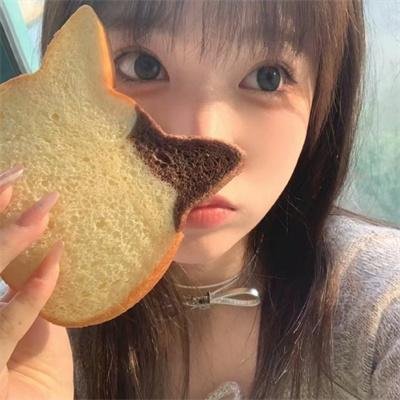 绿茵春色